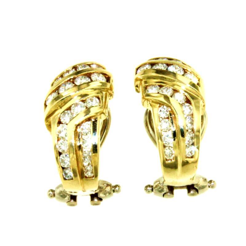 ORECCHINI A LOBO  CHIUSURA PERNO E CLIPS CON  PAVÈ DI DIAMANTI CT TOT 0,80 CIRCA COLORE H PUREZZA VS TAGLIO BRILLANTE LUNGH CM 2 LARGH CM 0.90 ORO GIALLO 750/1000  GR. 7 